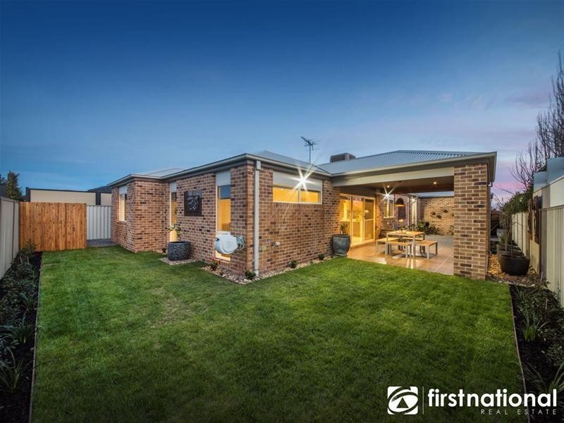 7 Edenbrook Circuit, Pakenham VIC 3810