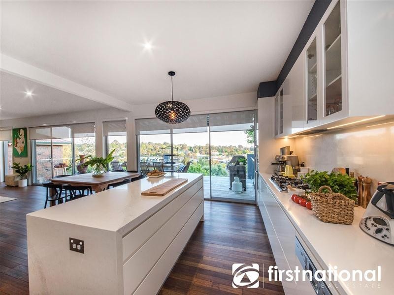 21 Kramer Drive, Berwick VIC 3806