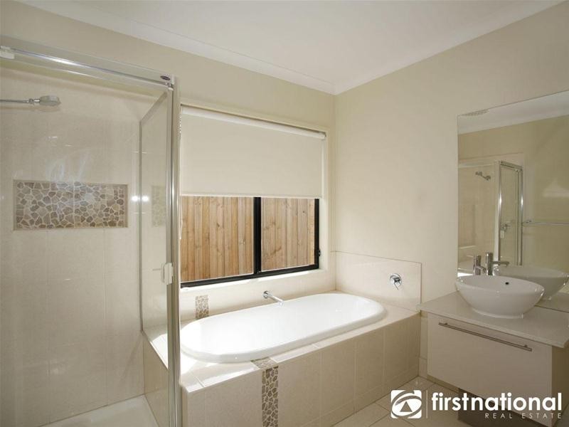 20 Webster Way, Pakenham VIC 3810