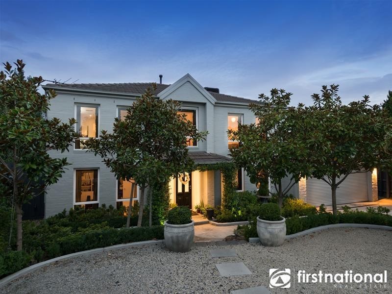 5 Lightwood Court, Berwick VIC 3806