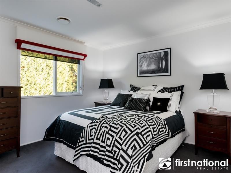 5 Lightwood Court, Berwick VIC 3806