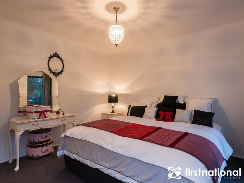 5 Lightwood Court, Berwick VIC 3806