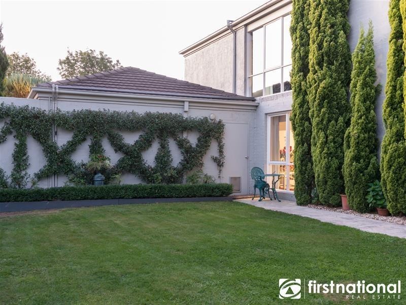 5 Lightwood Court, Berwick VIC 3806