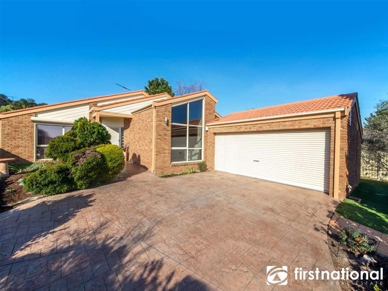 74 Avebury Drive, Berwick VIC 3806