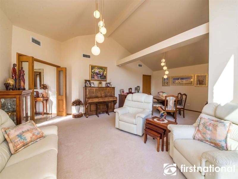 74 Avebury Drive, Berwick VIC 3806