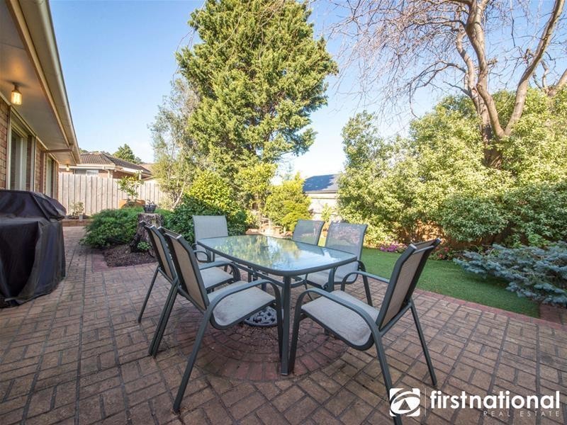 74 Avebury Drive, Berwick VIC 3806