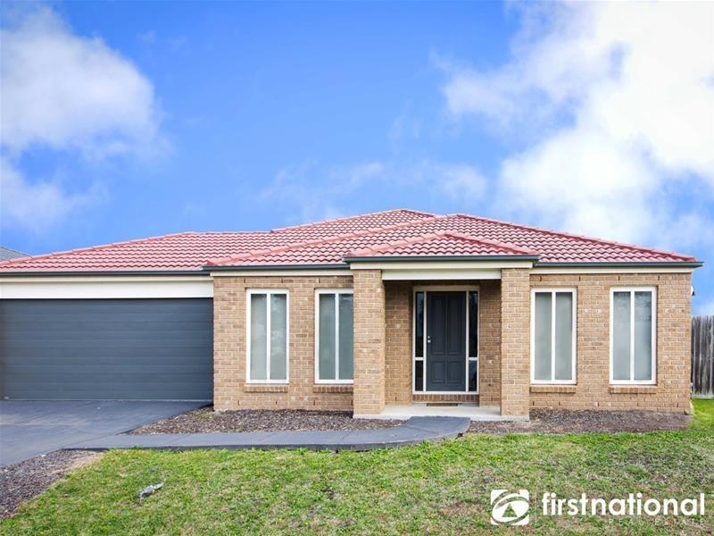 15 Sunbird Avenue, Cranbourne VIC 3977