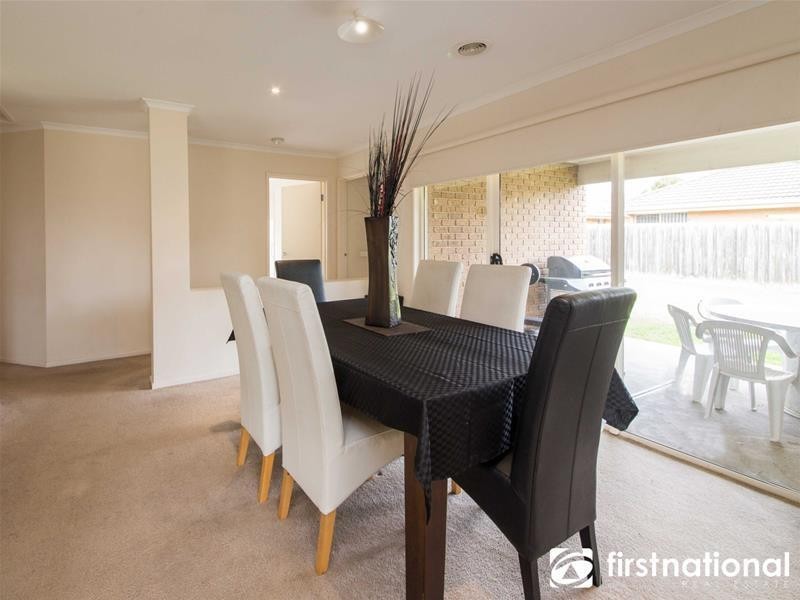 15 Sunbird Avenue, Cranbourne VIC 3977
