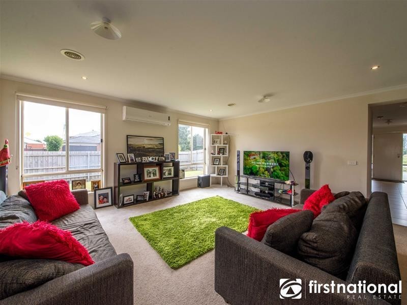 15 Sunbird Avenue, Cranbourne VIC 3977