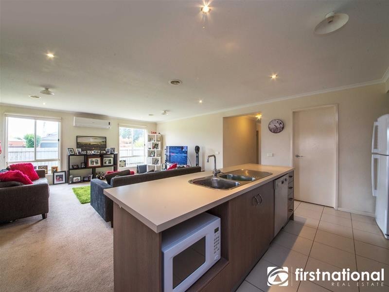 15 Sunbird Avenue, Cranbourne VIC 3977