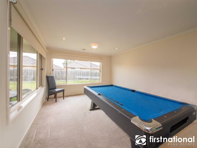 15 Sunbird Avenue, Cranbourne VIC 3977