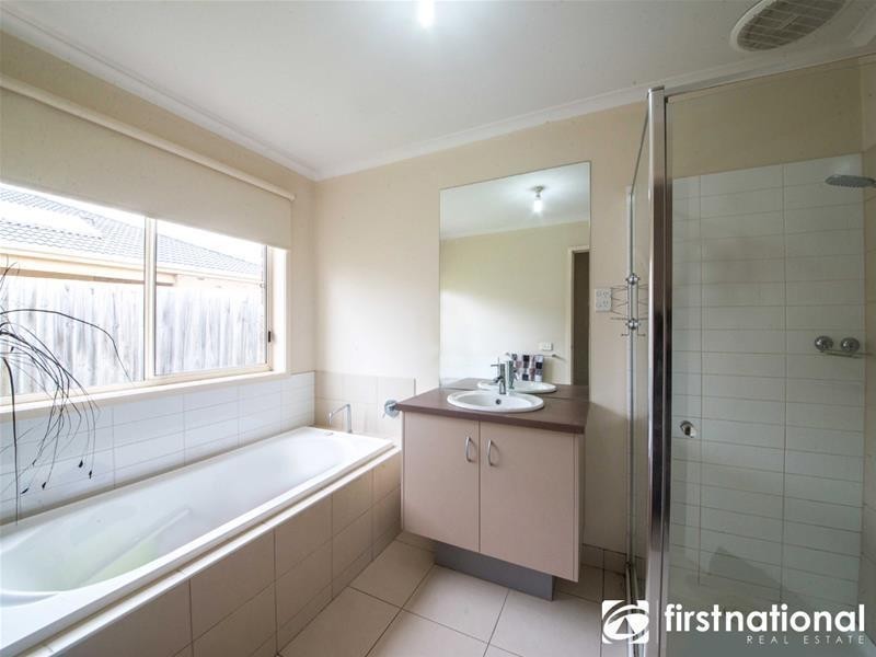 15 Sunbird Avenue, Cranbourne VIC 3977