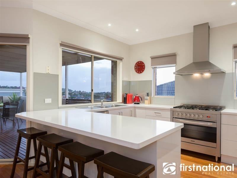 43 Leemak  Crescent, Berwick VIC 3806