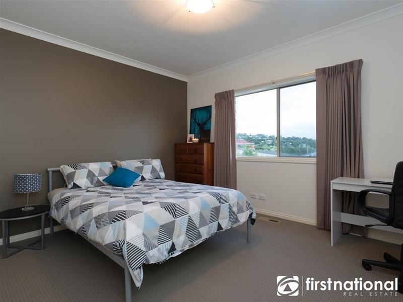 43 Leemak  Crescent, Berwick VIC 3806