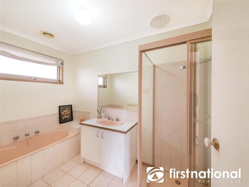 25 Coolong Avenue, Berwick VIC 3806