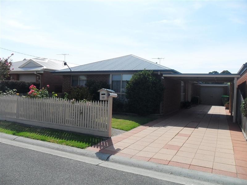 12 Railway Avenue, Beaconsfield VIC 3807