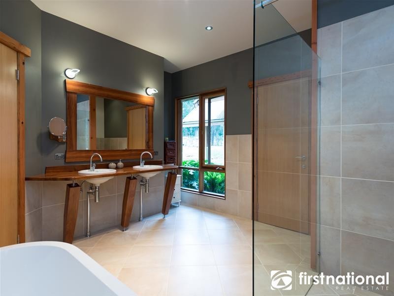 340 Sanders Road, Garfield North VIC 3814