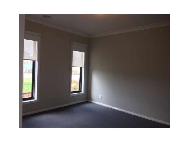 3 Leon Way, Pakenham VIC 3810