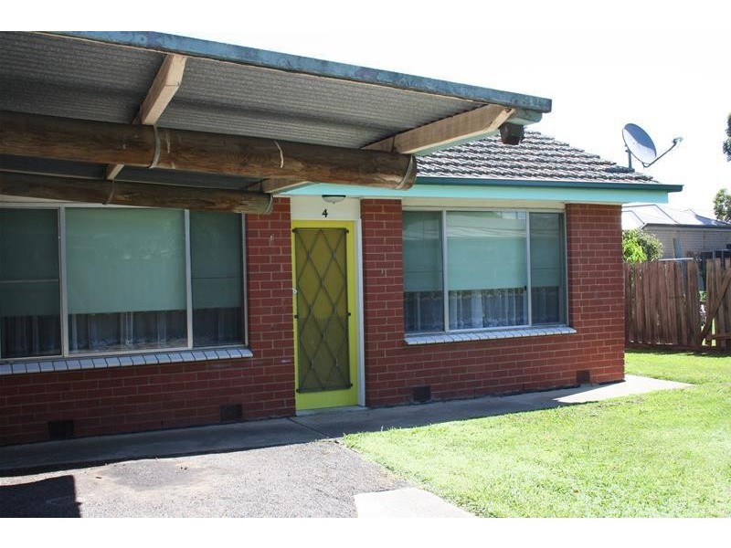 4/1 Charles Street, Pakenham VIC 3810