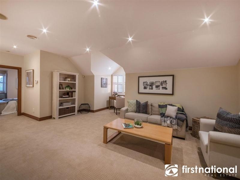 5 Brennan Court, Berwick VIC 3806