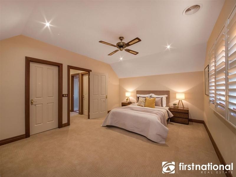 5 Brennan Court, Berwick VIC 3806