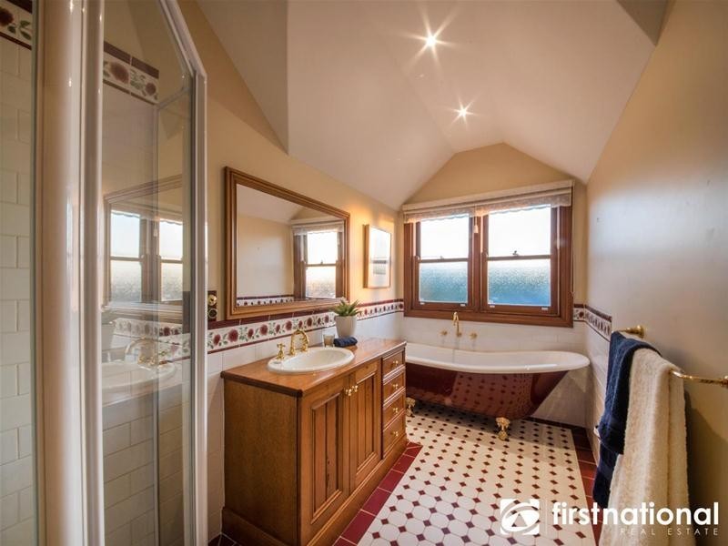 5 Brennan Court, Berwick VIC 3806