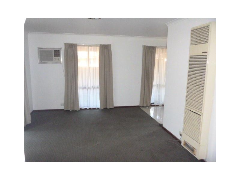 15 Milner Court, Cranbourne VIC 3977