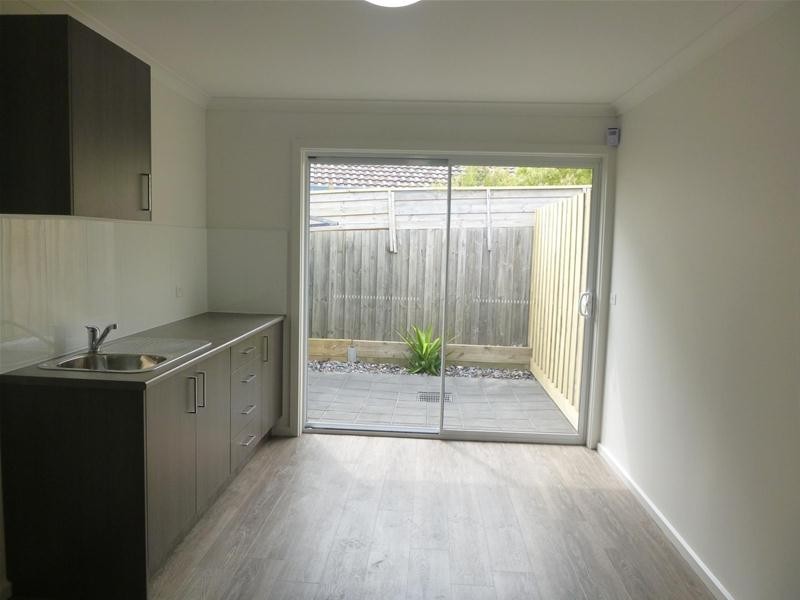 6/4 Cranbourne Drive, Cranbourne VIC 3977