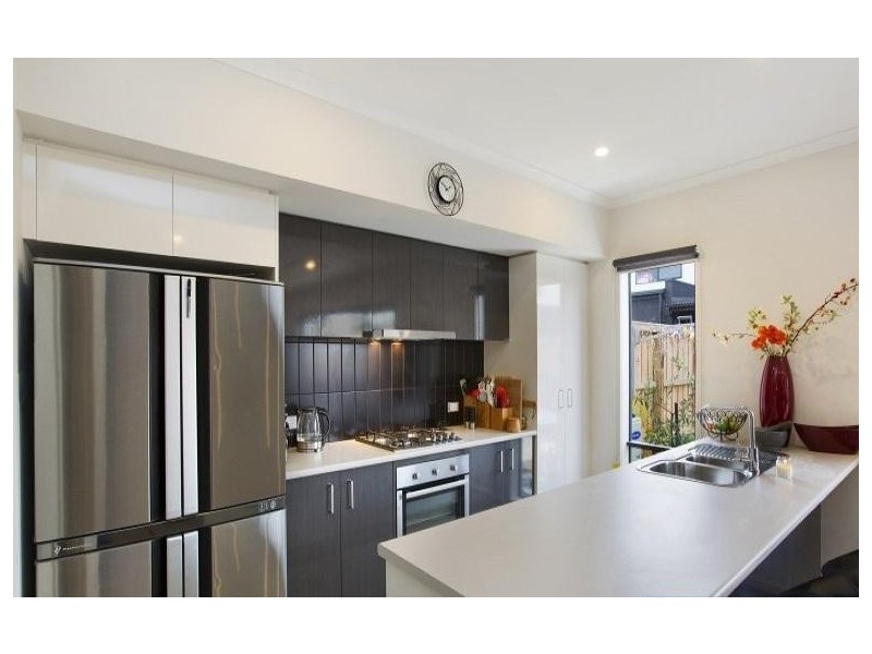 18 Officedale Rd, Officer VIC 3809