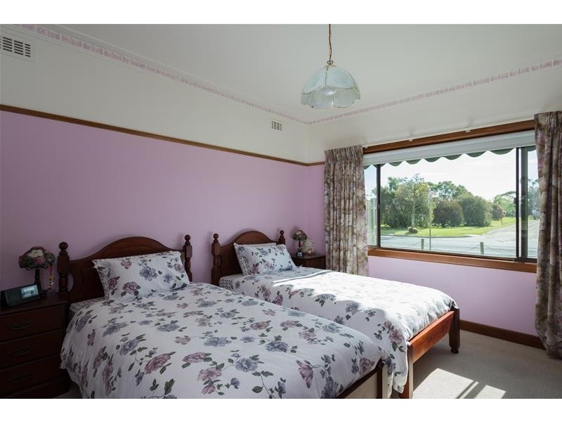 12 Main Street, Nar Nar Goon VIC 3812