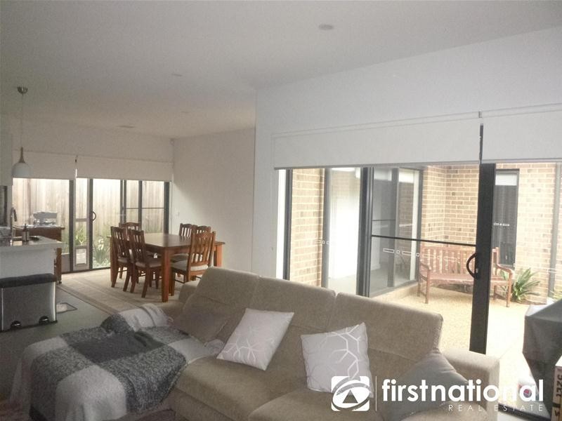 15 Newark Place, Officer VIC 3809