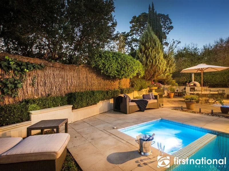 27-29 Quarry Hills Drive, Berwick VIC 3806