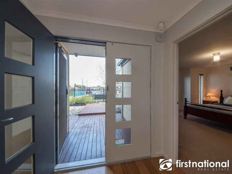 5 Suffolk Court, Cranbourne North VIC 3977