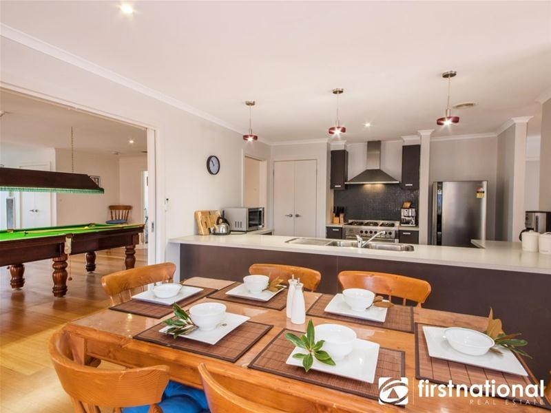 5 Suffolk Court, Cranbourne North VIC 3977