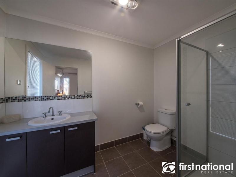 5 Suffolk Court, Cranbourne North VIC 3977