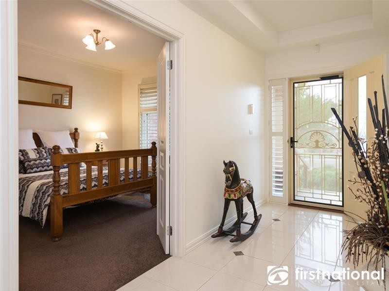 66 Fairholme Boulevard, Berwick VIC 3806