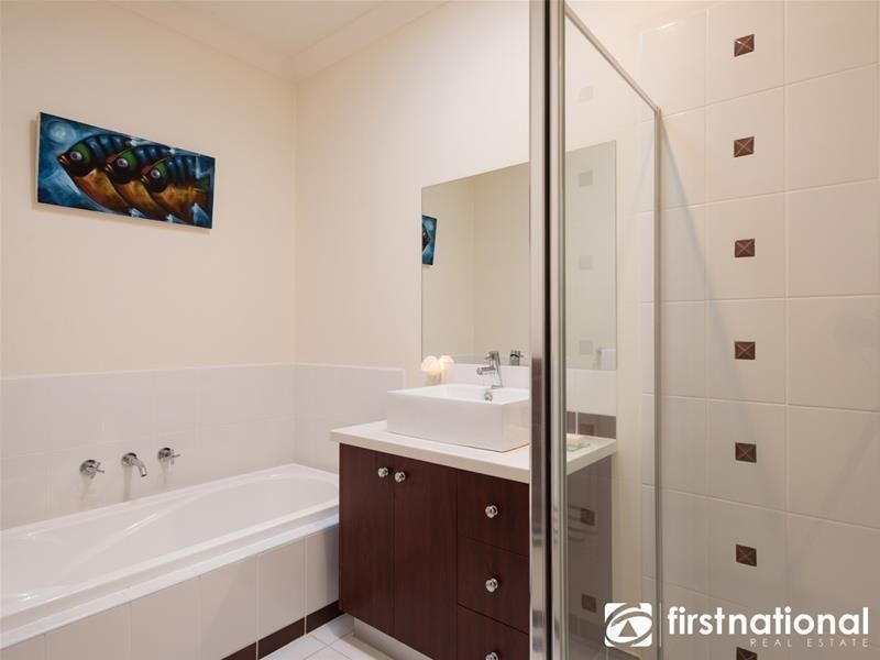 66 Fairholme Boulevard, Berwick VIC 3806