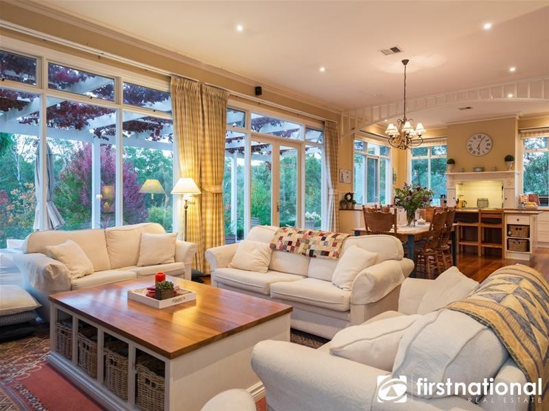 15 Montuna Grove, Guys Hill VIC 3807