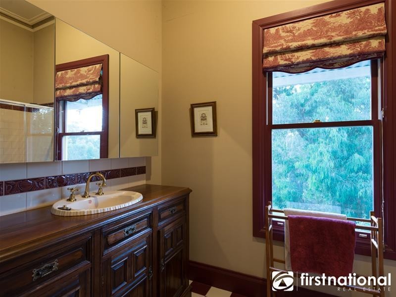 15 Montuna Grove, Guys Hill VIC 3807