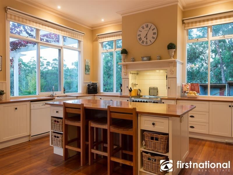 15 Montuna Grove, Guys Hill VIC 3807