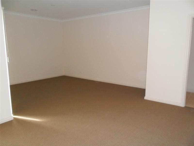 3/42 Inglis Road, Berwick VIC 3806