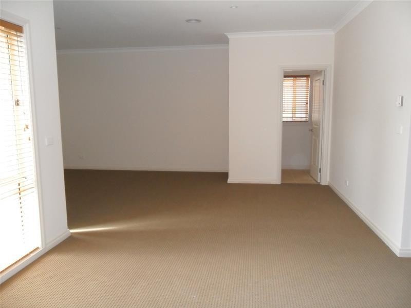 3/42 Inglis Road, Berwick VIC 3806