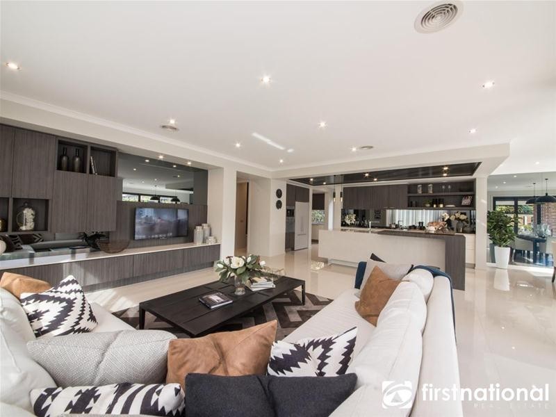 282 Alisma Boulevard, Cranbourne North VIC 3977