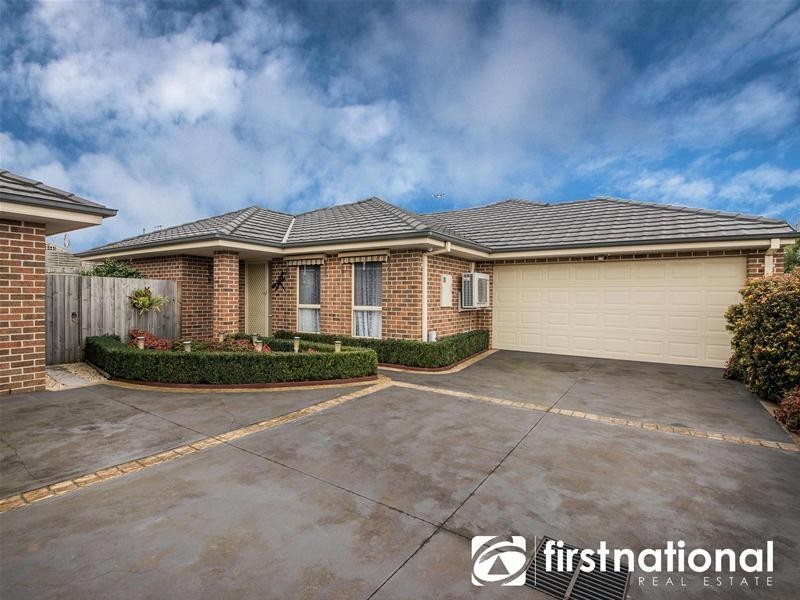2/2 Sarah-Louise Place, Berwick VIC 3806