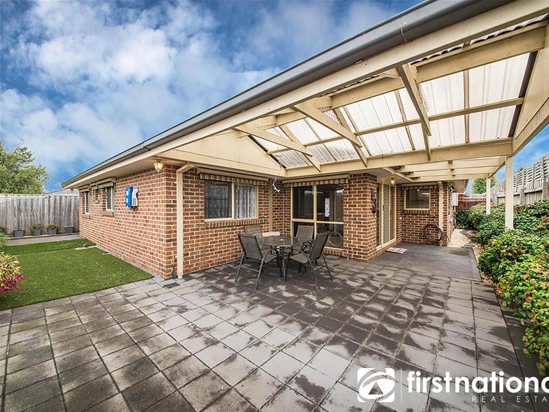 2/2 Sarah-Louise Place, Berwick VIC 3806