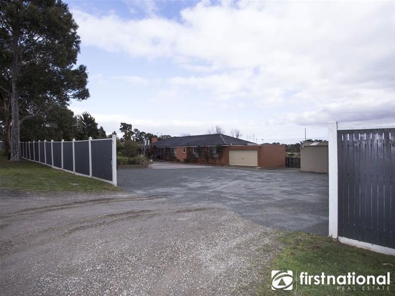 1 Jacques Road, Narre Warren North VIC 3804