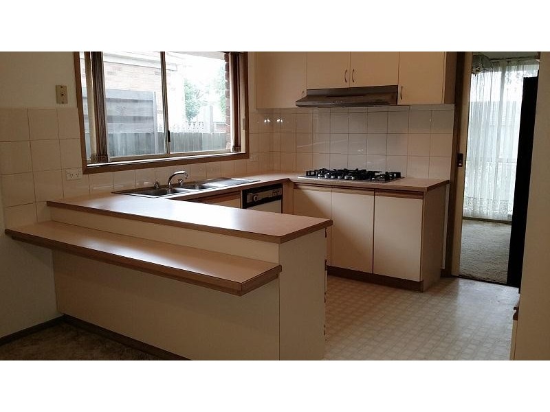 8 Tottington Rise, Berwick VIC 3806