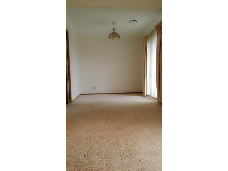 8 Tottington Rise, Berwick VIC 3806