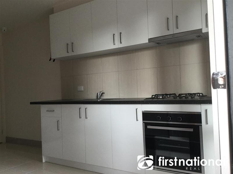 4/51 Henry Street, Pakenham VIC 3810