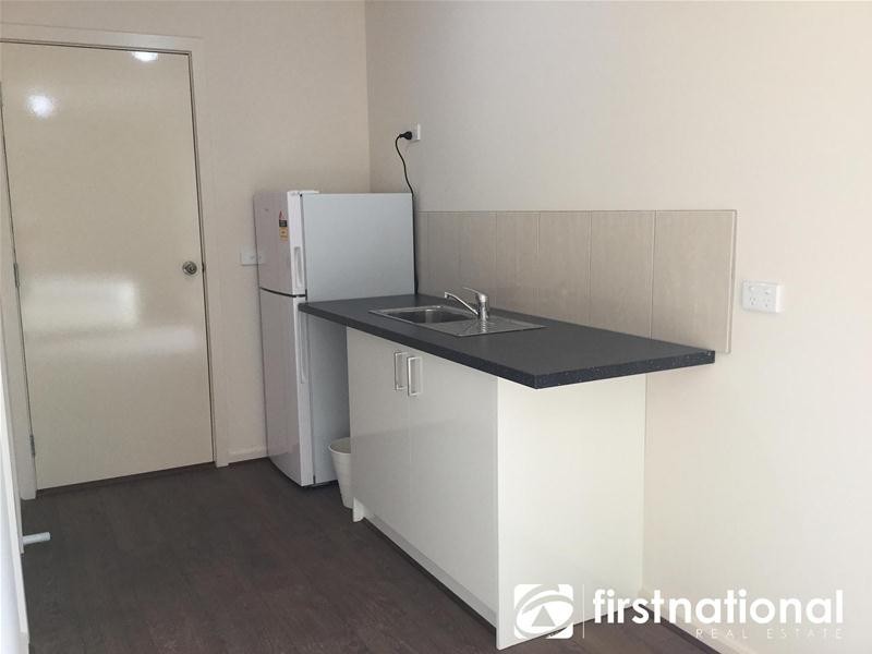 4/51 Henry Street, Pakenham VIC 3810